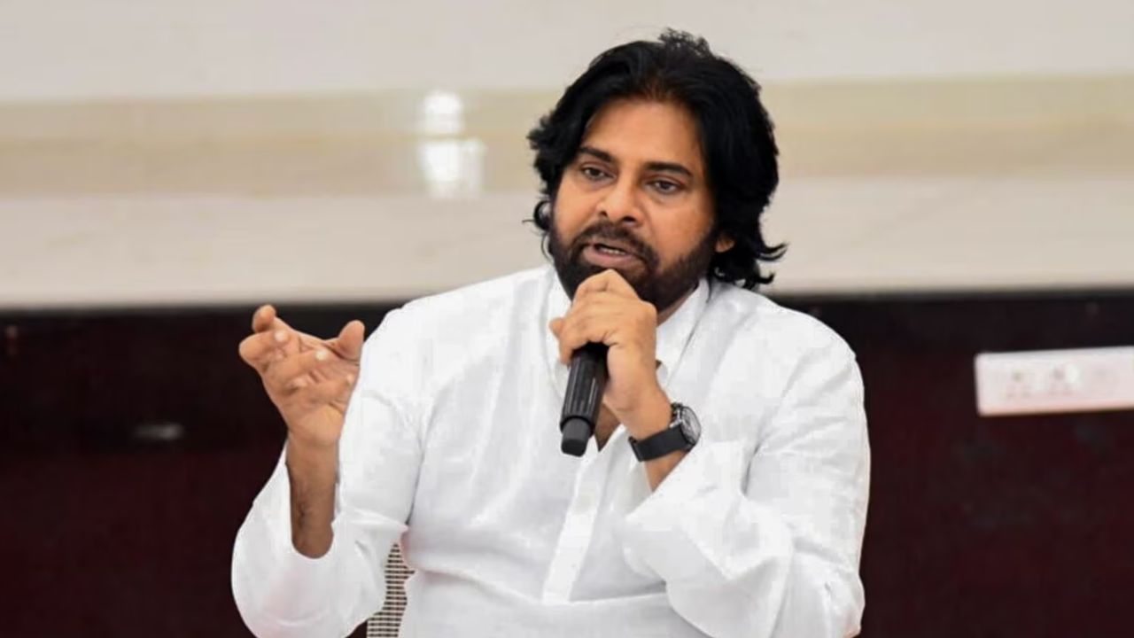 Pawan Kalyan: “ఎప్పుడు ఏ స్లోగన్‌ ఇవ్వాలో మీకు తెలియదు”.. అభిమానులపై పవన్ ఫైర్ (వీడియో)