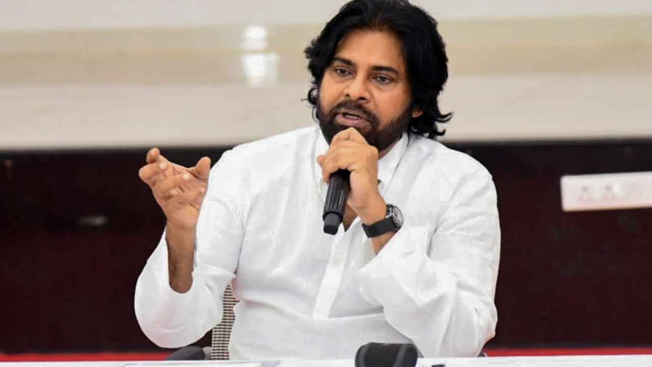 Pawan Kalyan: టికెట్ రేట్ల పెంపుపై పవన్ కళ్యాణ్ కీలక వ్యాఖ్యలు