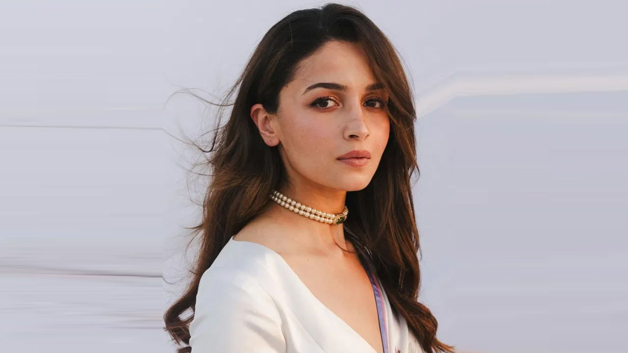 Alia Bhatt Expresses Wish to Act with Fahadh Faasil