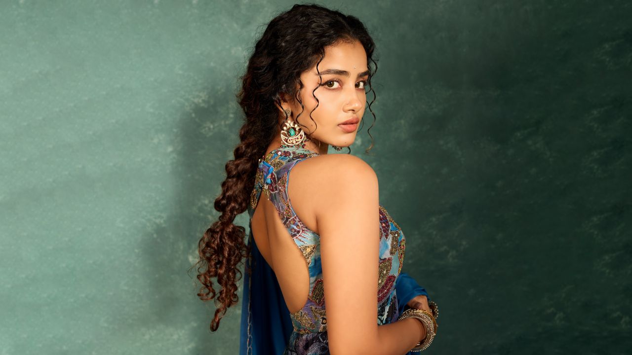 Lucky Actress : ముగ్గురు ప్లాప్ హీరోలకు హిట్స్ హీరోయిన్.. ఇంతకీ ఎవరా భామ?