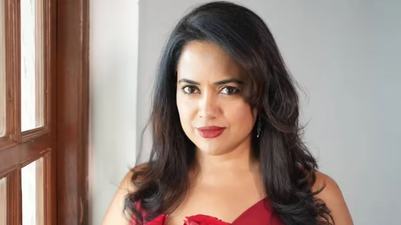 Sameera Reddy:ఎయిర్‌పోర్ట్ లుక్ కోసం లక్షల ఖర్చు.. హీరోయిన్ల పరిస్థితిపై సమీరా రెడ్డి ఆవేదన!