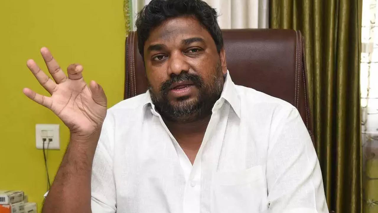 Natti Kumar: ఇద్దరి మధ్య కోల్డ్ వార్ ప్రొడ్యూసర్స్, డిస్ట్రిబ్యూటర్స్ మధ్య సమస్యలకు కారణం!