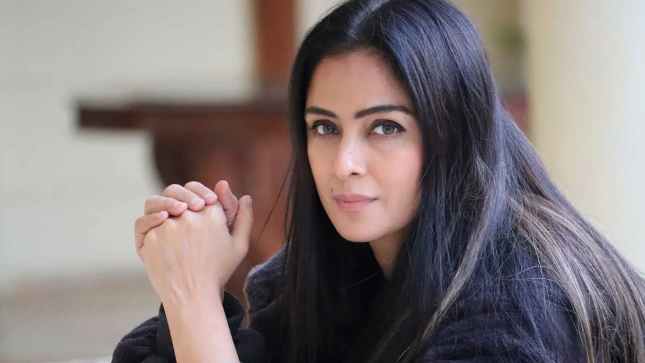 Simran: బాలీవుడ్ చీకటి కోణాలను బయటపెట్టిన సిమ్రాన్..