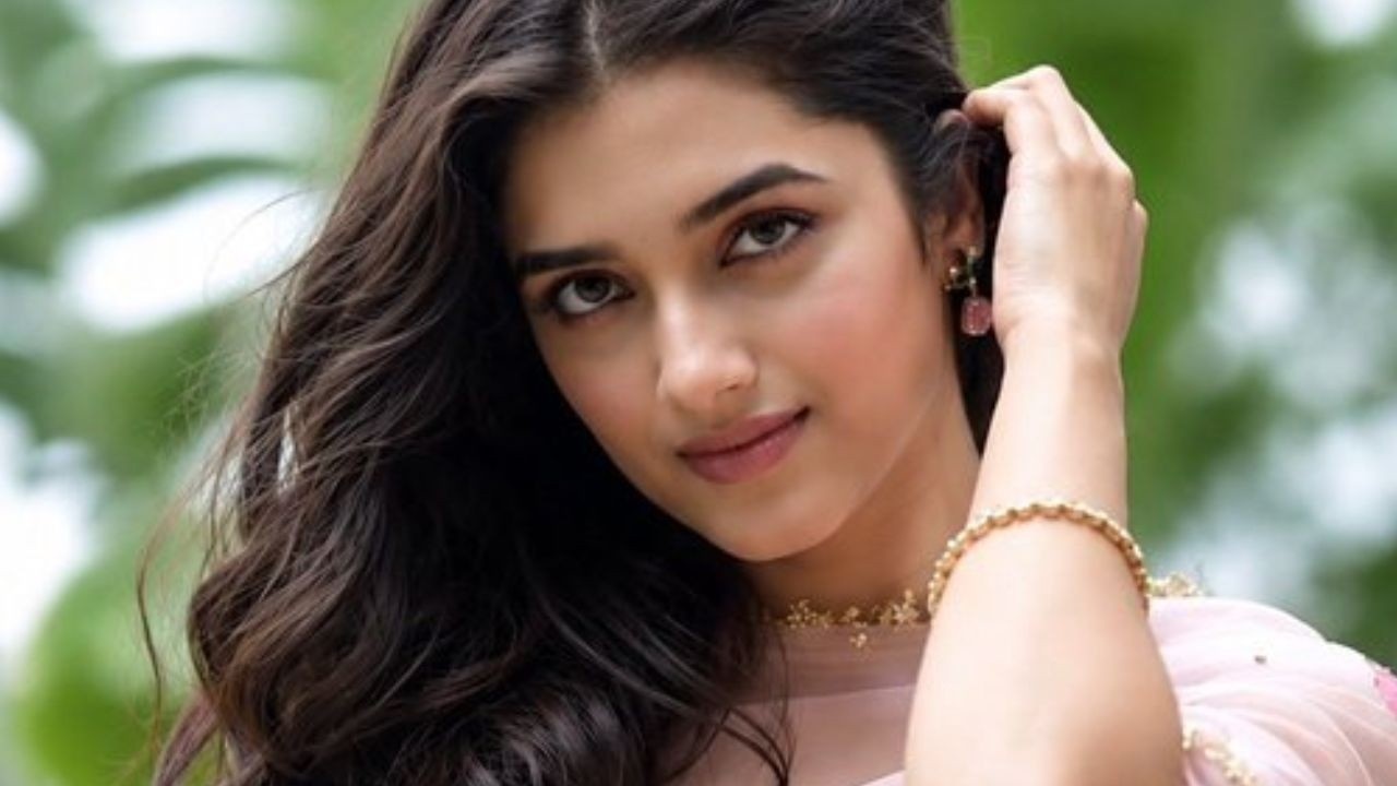 Bhagyashri Borse: ఆ సూపర్ స్టార్తో డిన్నర్ డేట్ చేయాలని ఉంది.. మనసులో మాట చెప్పిన ‘లెనిన్’ హీరోయిన్