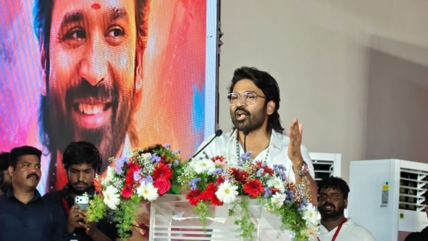 Dhanush : ధనుష్ నెక్ట్స్ లక్ష్యం రాజకీయాలేనా…? అగ్రెసివ్ స్పీచ్ ఇచ్చి ఫ్యాన్స్‌ను రెచ్చగొట్టాడా..?